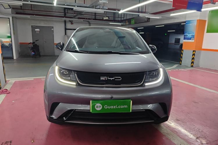 Used BYD Dolphin 2023 420 km Fashion Edition
