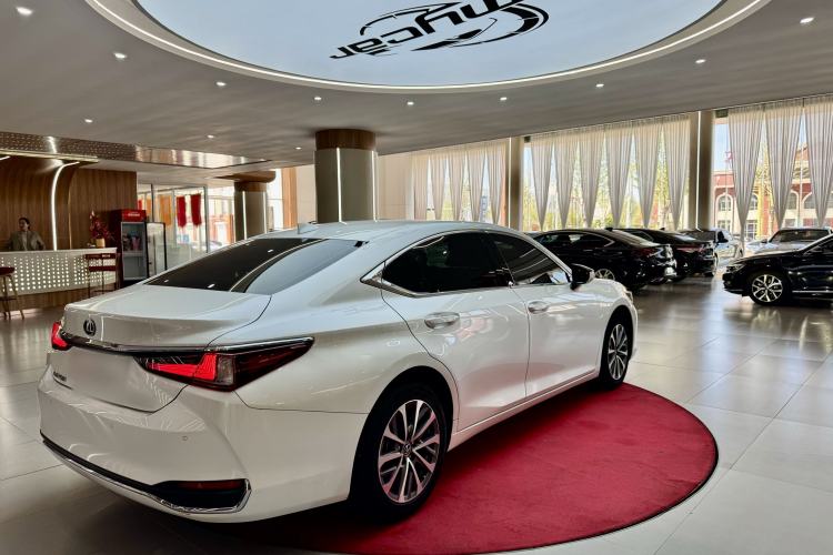 Used Lexus ES 2023 200 Excellence Edition Exterior 5