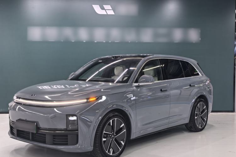 Used Li Auto L7 2025 Ultra Smart Refreshed Edition Front Left 45 Deg