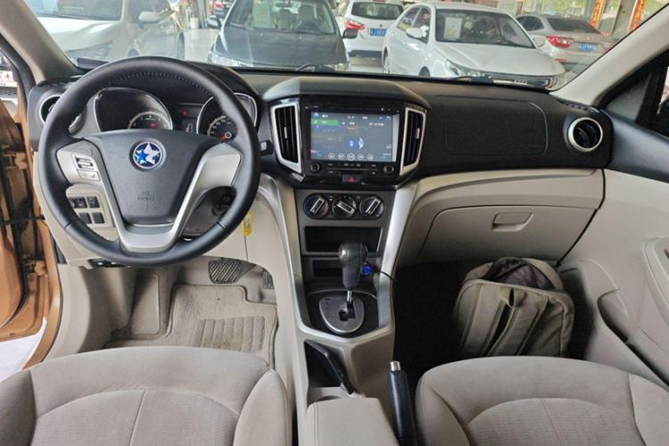 Used Venucia T70 2015 2.0L CVT Smart Choice Edition