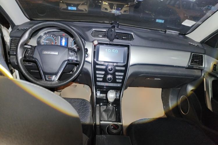 Used Haval H2 2016 Red Label 1.5T Manual Two-Wheel Drive Elite Model
