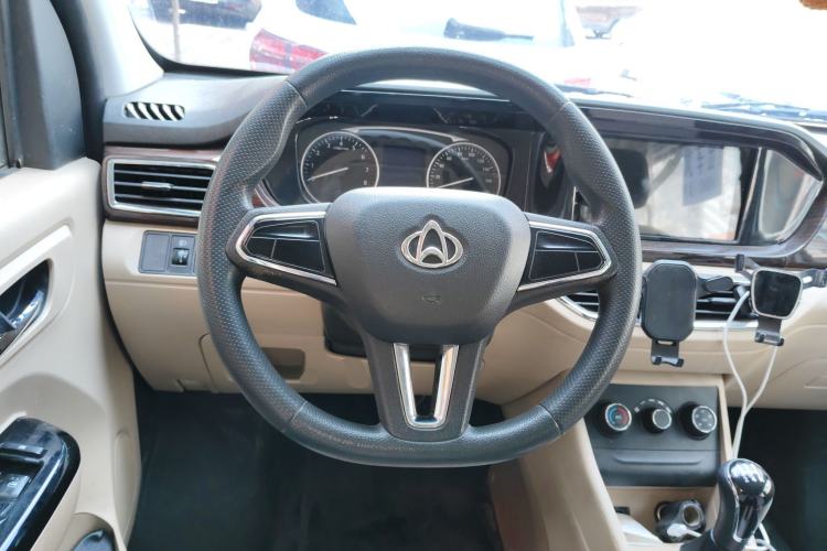 Used CHANGAN KUAYUE Xing V5 2021 1.6L Fortune-Attracting Edition Comfort Model DAM16KR