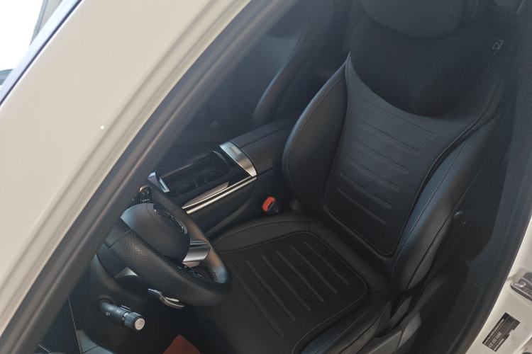 Used Mercedes-Benz GLC 2023 GLC 260 L 4MATIC Luxury Model 5 Seats