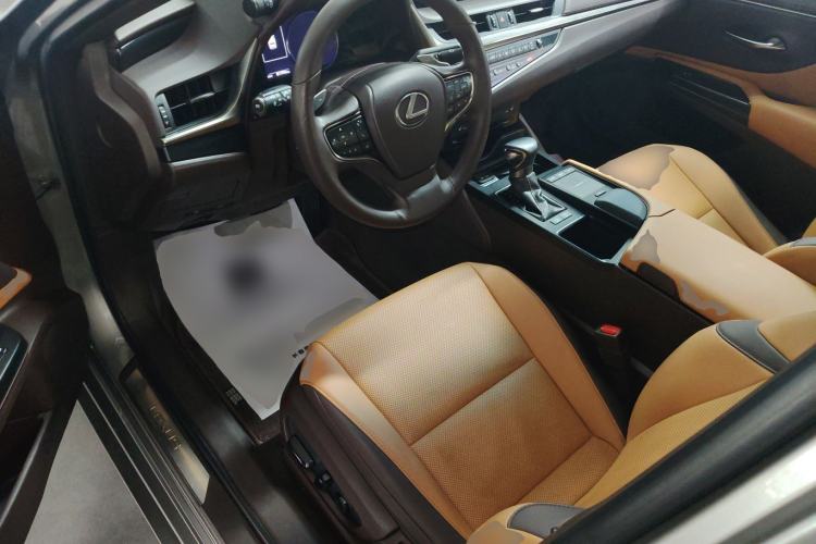 Used Lexus ES 2018 200 Excellence Edition China V Standard
