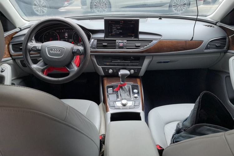 Used Audi A6L 2012 30 FSI Comfort Model Center Console