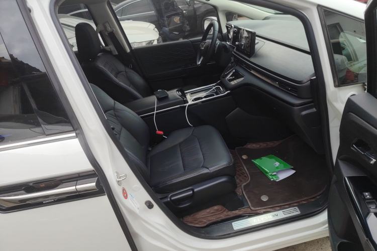 Used Honda Elysion 2022 2.0L eHEV Luxury First Edition Right Front Seat