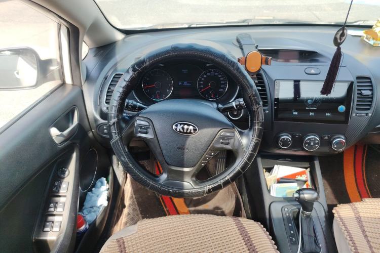 Used Kia K3 2013 1.6L Automatic GLS Steering Wheel
