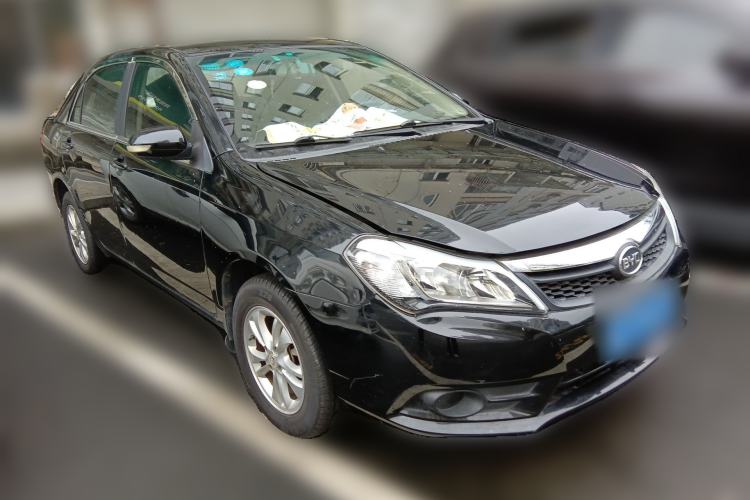 Used BYD F3 2015 Energy-Saving Edition 1.5L Manual Luxury Model Front Right 45 Deg