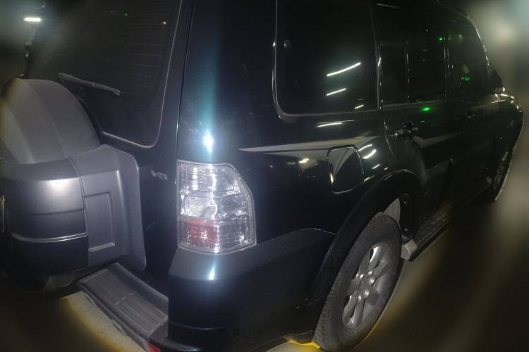 Used Mitsubishi Pajero 2016 3.0L Automatic Standard Version China V Standard Rear Right 45 Deg