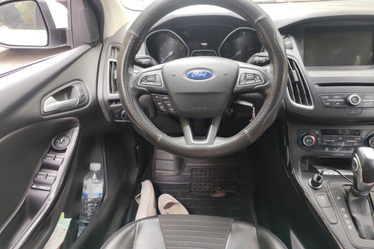 Used Ford Focus 2015 Hatchback EcoBoost 180 Automatic Elite Model Steering Wheel