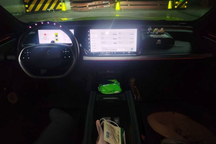 Used XPeng P7 2021 562E Pengyi Performance Edition Center Console