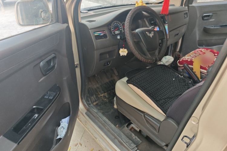 Used Wuling Rongguang V 2016 1.5L Standard Version