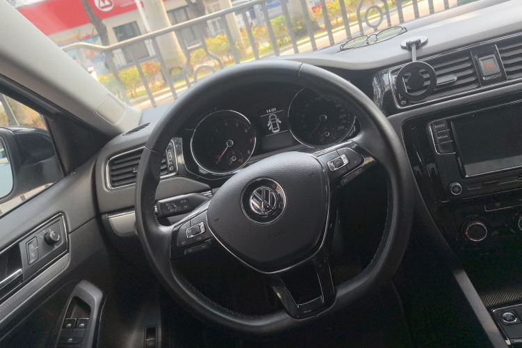 Used Volkswagen Sagitar 2018 280TSI DSG Comfort Model Steering Wheel