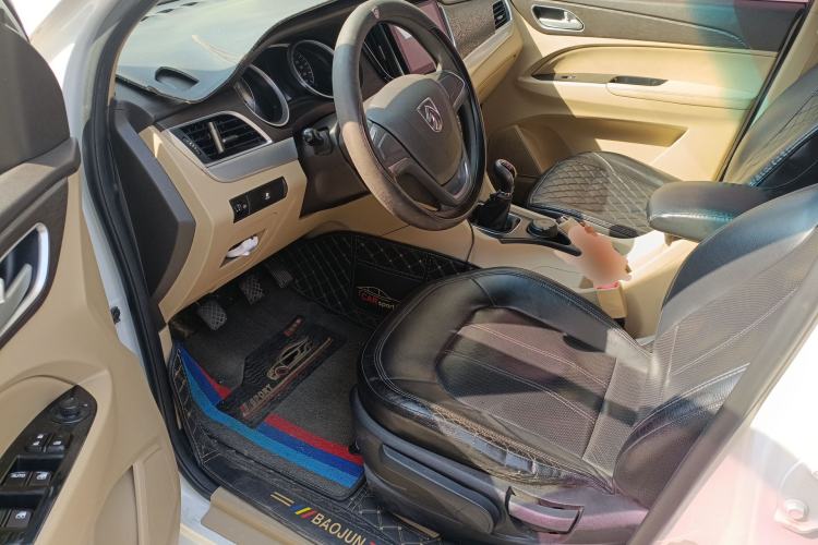 Used Baojun 730 2016 Revised 1.5L Manual Standard Version 7 Seats China V Emission Standard
