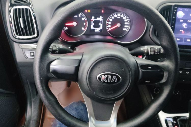 Used Kia KX3 2015 1.6L Automatic Two-Wheel Drive DLX Steering Wheel