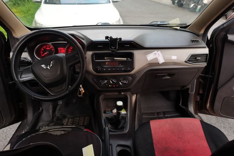 Used Wuling Hongguang 2019 1.5L S Standard Version China VI LAR
