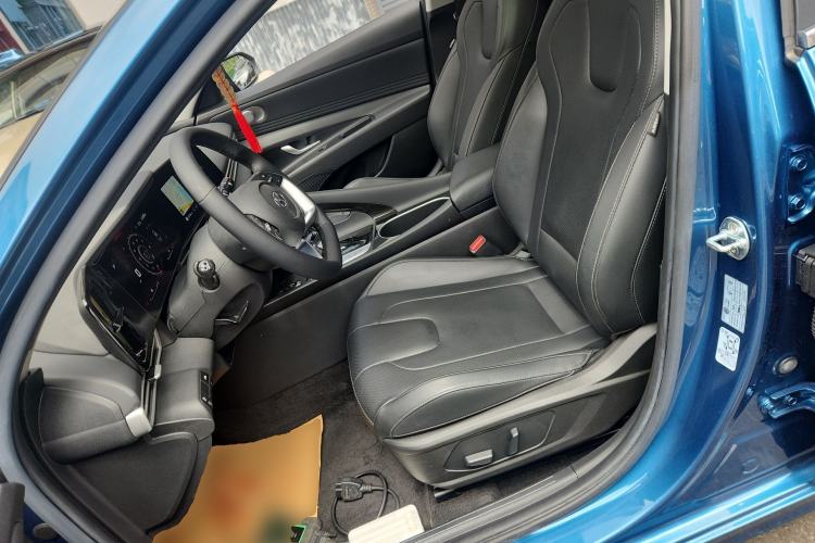 Used Hyundai Elantra 2021 1.5L CVT LUX Prestige Edition Left Front Seat