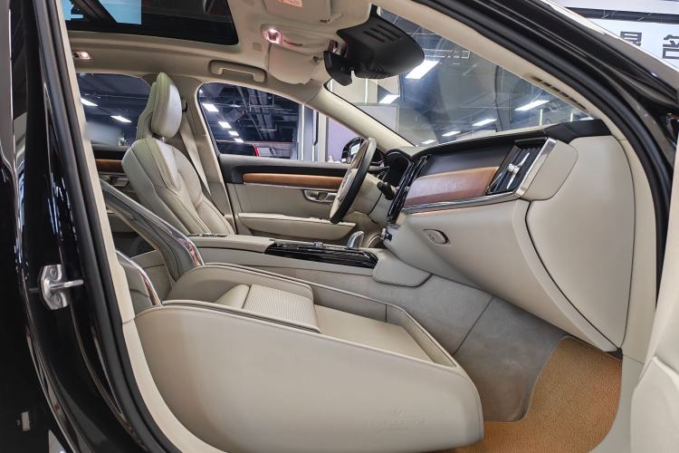 Used Volvo S90 New Energy 2019 T8 E-Drive Hybrid Honor Edition 3 Seats China VI Standard Interior 10