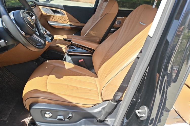 Used Hongqi HQ9 2023 2.0T Smart Connect Flagship Edition