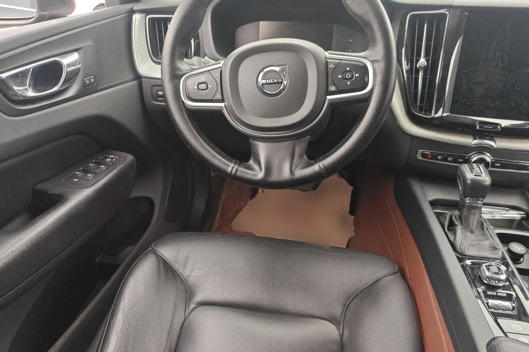 Used Volvo XC60 2018 T5 4x4 Zhiyi Edition