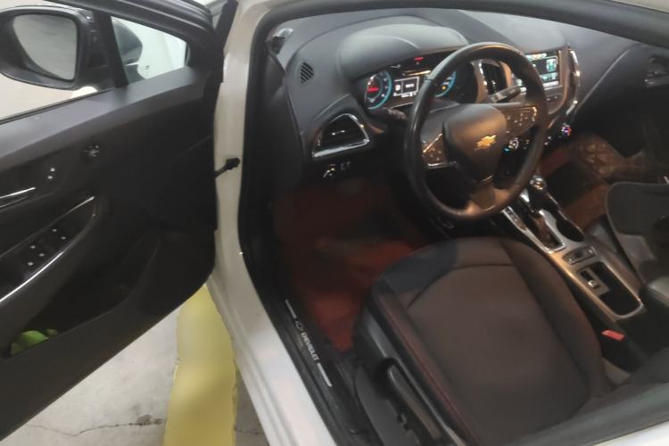 Used Chevrolet Cruze 2018 Revised Version 320 Automatic Pioneer Edition