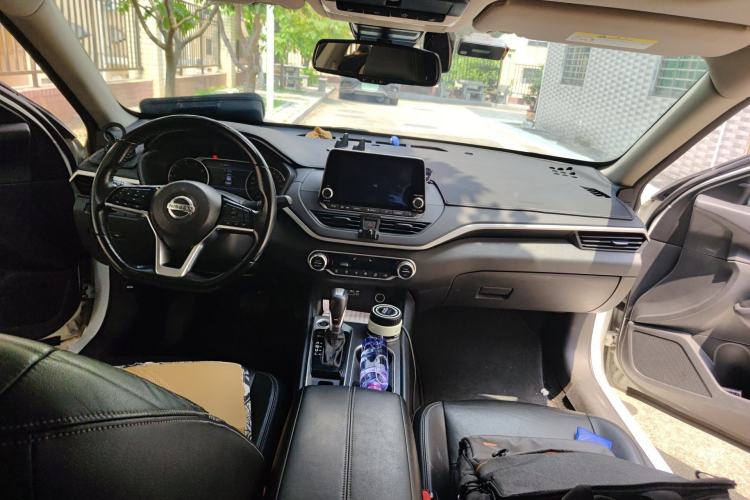 Used Nissan Teana 2019 2.0L XL Upper SmartDrive Version Center Console