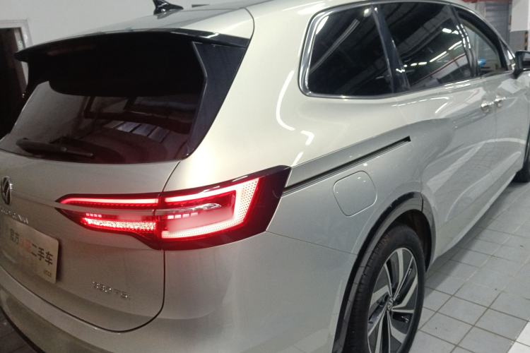 Used Volkswagen Viloran 2024 330TSI Luxury Edition Rear Right 45 Deg