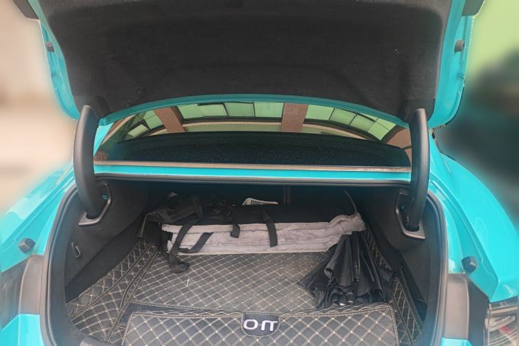 Used Xiaomi Auto SU7 2024 Four-Wheel Drive Ultra-Long Range Advanced Intelligent Driving Max Edition Trunk