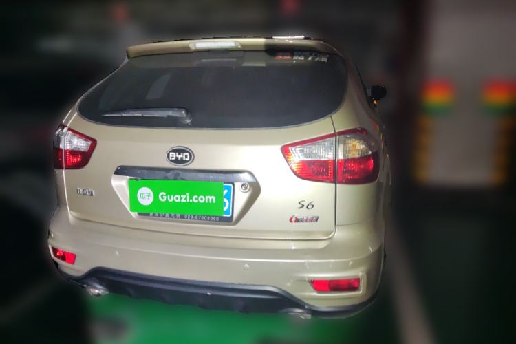 Used BYD S6 2014 2.4L Automatic Prestige 5-Seater