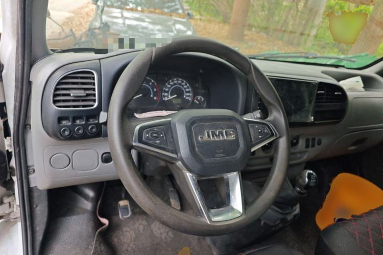 Used JMC Transit 2017 2.8T Commercial Version Short Wheelbase Mid-Roof 6/7/8-Seater JX493 Steering Wheel