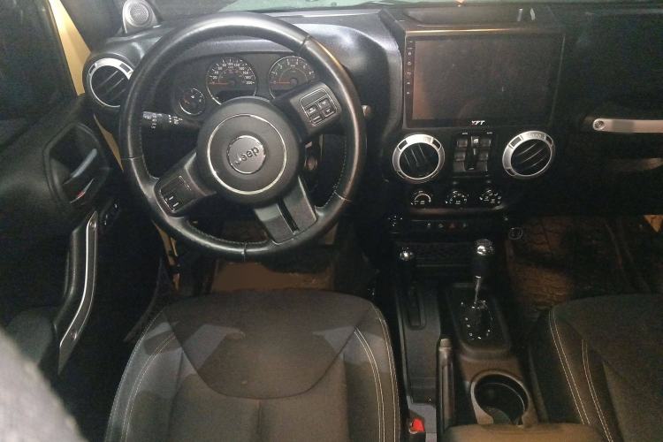 Used Jeep Wrangler 2014 3.0L Sahara Four-Door Edition