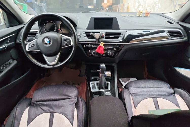 Used BMW 1 Series 2017 118i Sport Edition Center Console