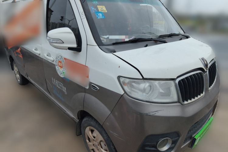 Used Jinbei New Hiace X30L 2021 1.5L Business Central Air-Conditioned Van China VI Standard SWC15M Front Right 45 Deg