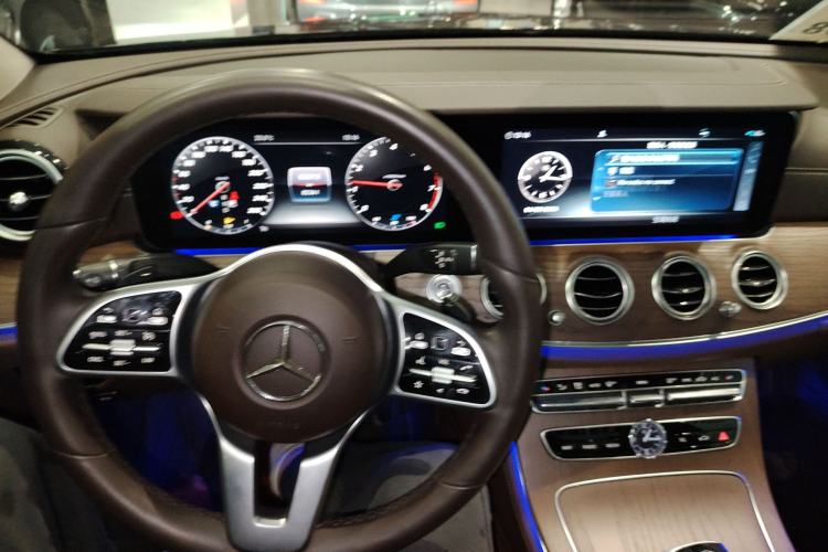 Used Mercedes-Benz E-Class 2020 Restyled E 300 L Exclusive Edition Center Console