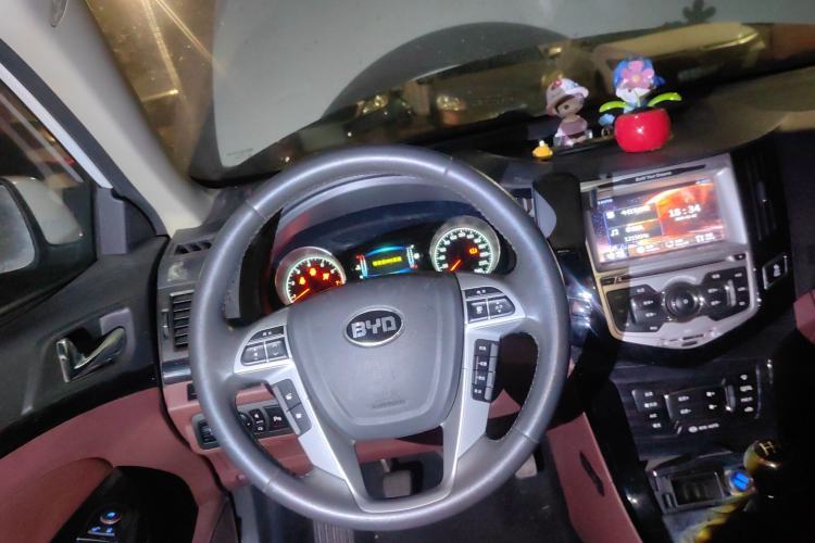 Used BYD Surui 2015 Revised Version 1.5L Manual Luxury Edition
