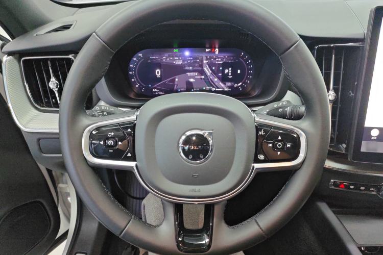 Used Volvo XC60 2026 B5 4x4 Smart Luxury Edition