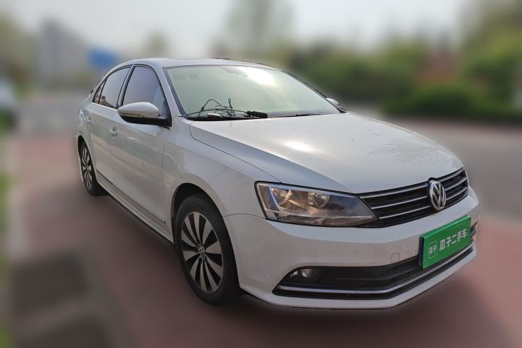 Used Volkswagen Sagitar 2015 1.6L Manual Comfort Model Front Right 45 Deg