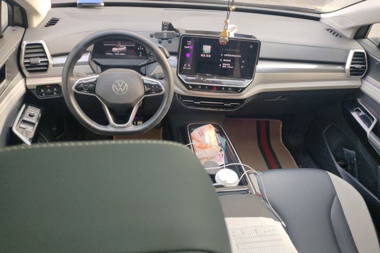 Used Volkswagen ID.6 CROZZ 2021 Long-Range PURE+ Edition Center Console