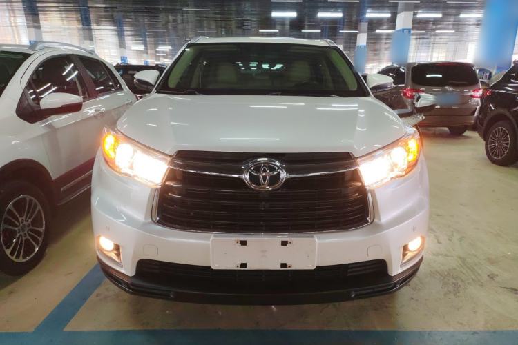 Used Toyota Highlander 2017 2.0T Two-Wheel Drive Luxury Edition 7 Seats Front