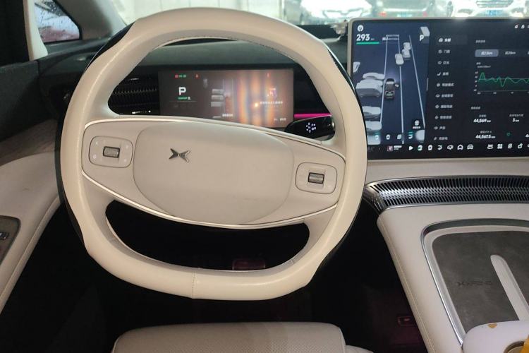 Used XPeng X9 2024 702 Ultra-Long Range Max
