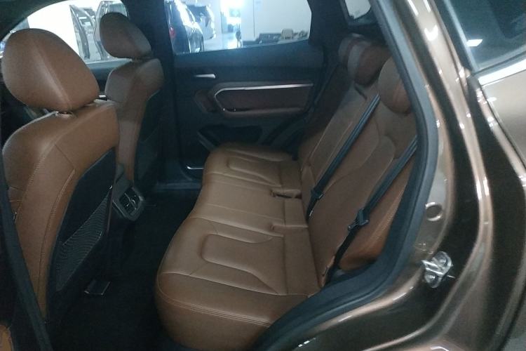 Used Haval H6 2017 Red Label 2.0T Automatic Two-Wheel Drive ZhiShang Model Left Rear Seat