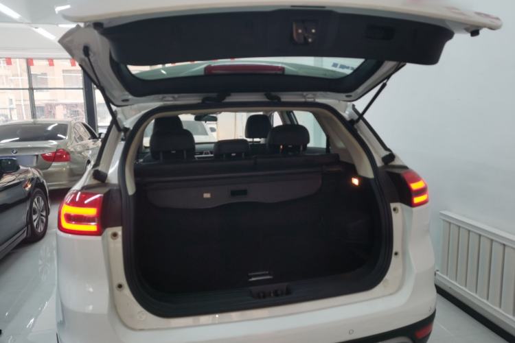 Used Geely Auto Emgrand X7 Sport 2016 1.8TD Automatic Smart Connectivity Version Trunk