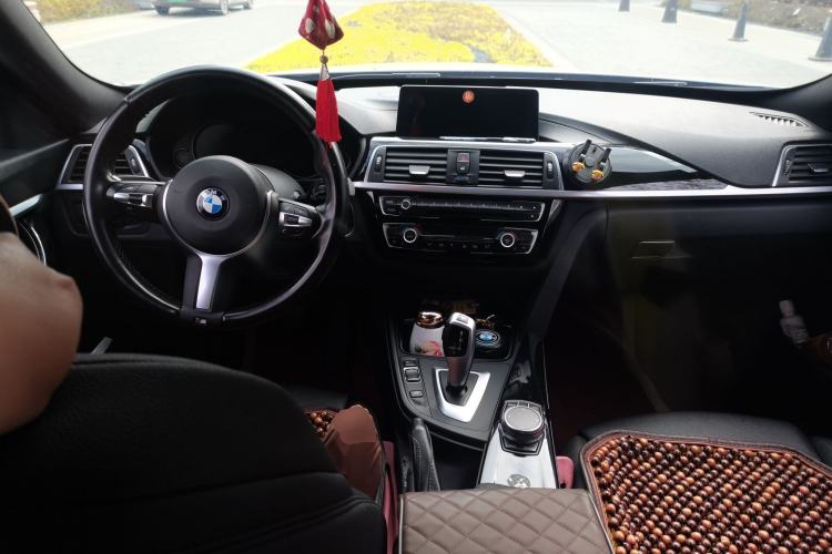 Used BMW 3 Series GT 2020 320i M Sport Package Center Console