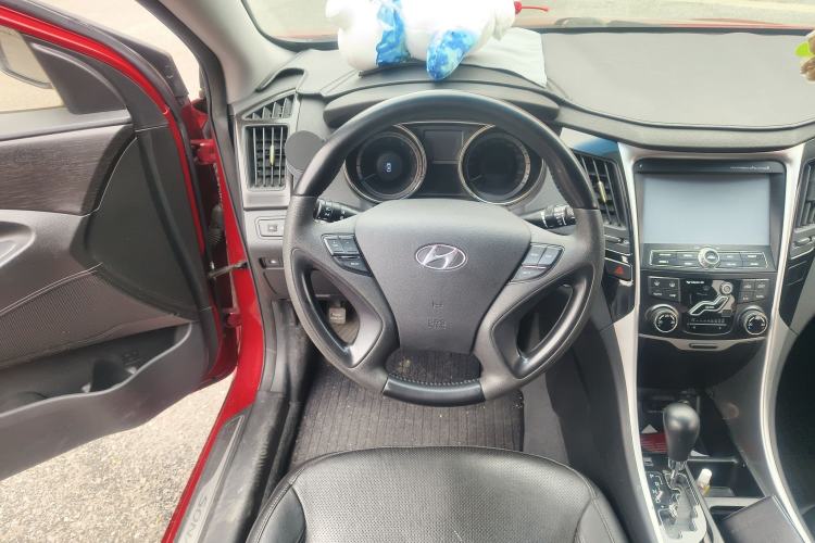 Used Hyundai Sonata 2011 2.0L Automatic Luxury Edition
