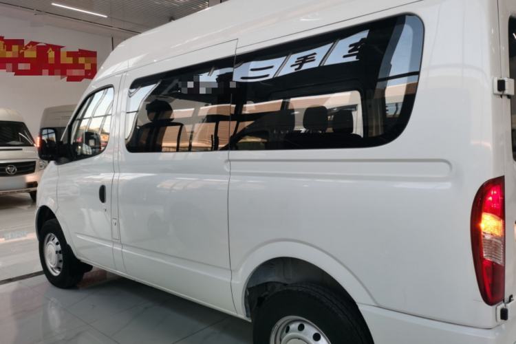 Used SAIC MAXUS Xintu V80 2021 2.0T Manual Classic Aoyuntong Short Wheelbase Mid-Roof 5/6-Seater