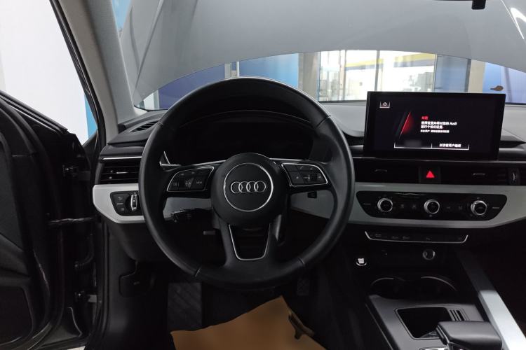 Used Audi A4L 2022 40 TFSI Fashion Dynamic Model Steering Wheel