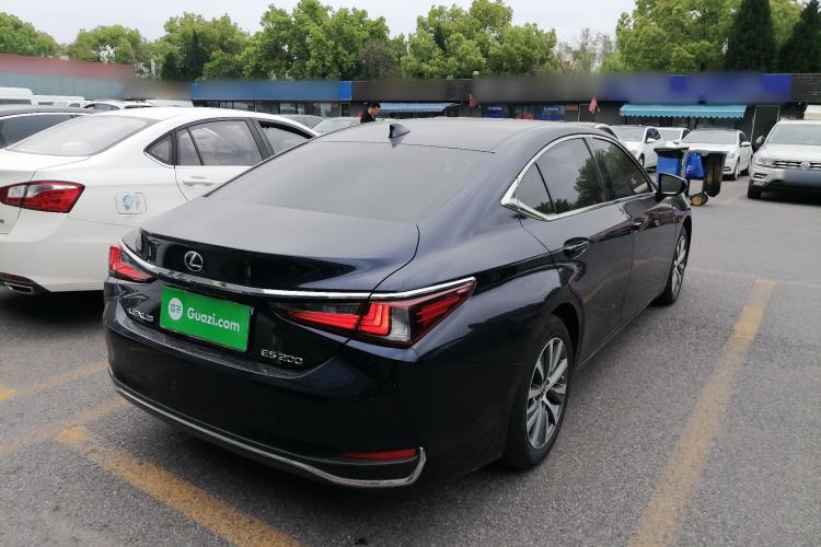 Used Lexus ES 2020 200 Excellence Edition Rear Right 45 Deg