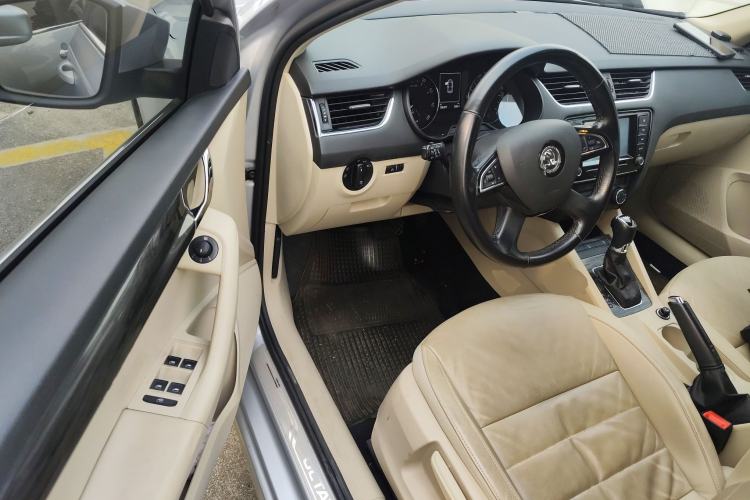 Used Skoda Octavia 2015 1.4TSI DSG Yijun Edition Driver Seat