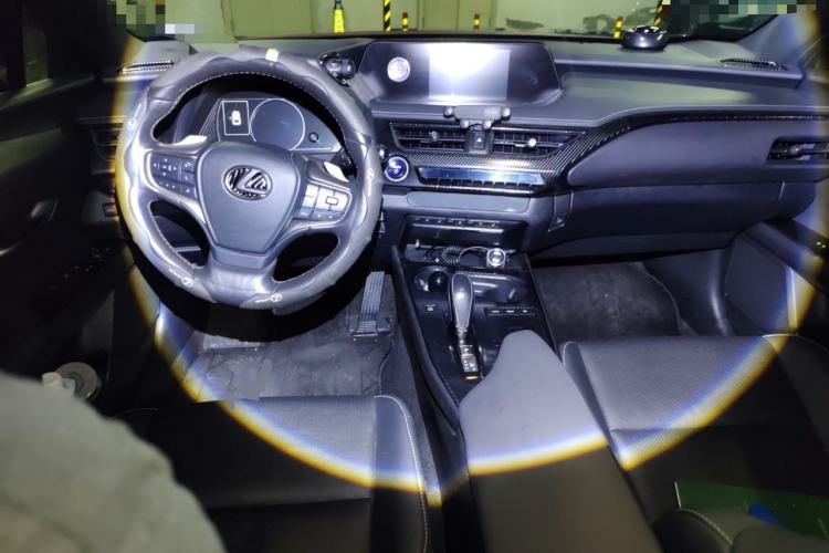 Used Lexus UX New Energy 2020 300e Pure·Joy Edition Center Console