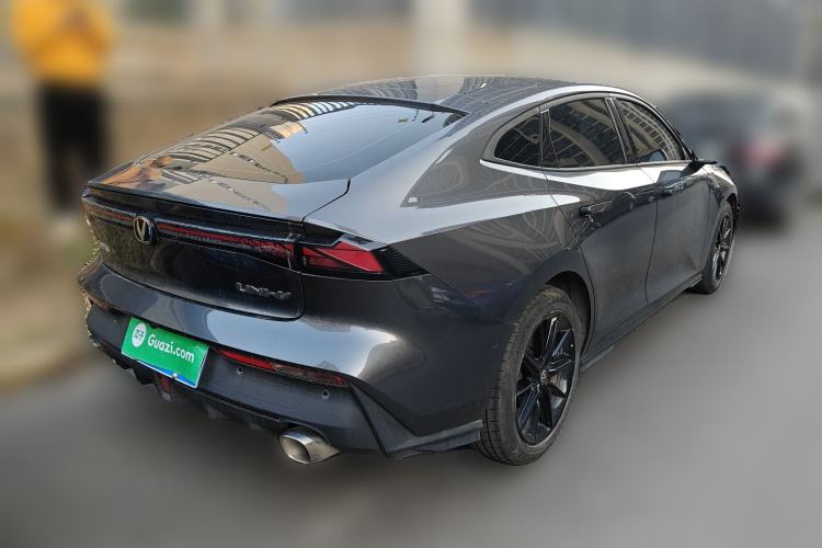 Used Changan UNI-V 2022 1.5T Prestige Version
